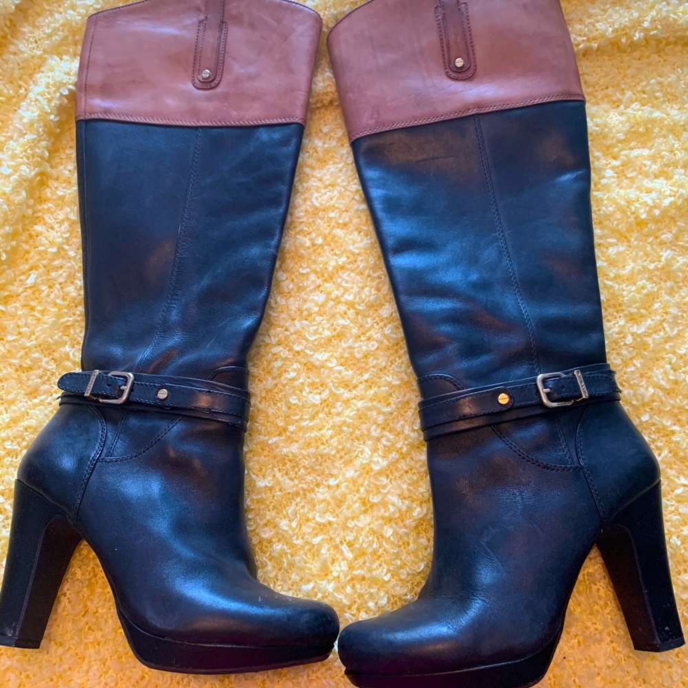 Size 7M Gianni Bini heeled two tones boot